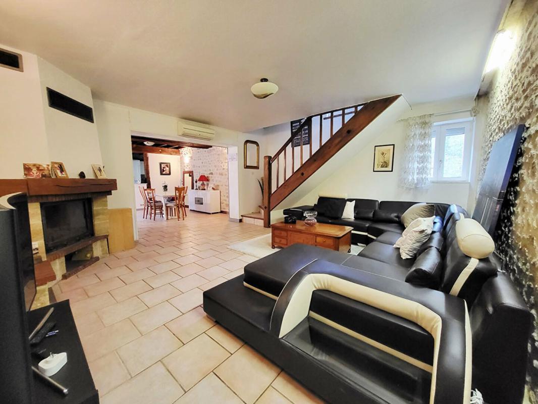 SERMAISES MAISON EN PIERRE  4 Chambres,  avec dépendances 8