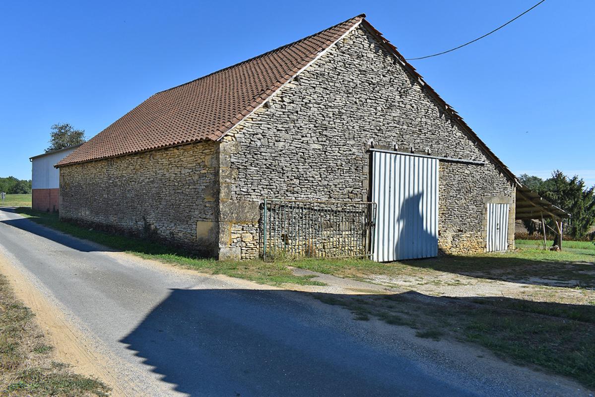SAINT-GENIES Corps de ferme Saint Genies 289 m2 11