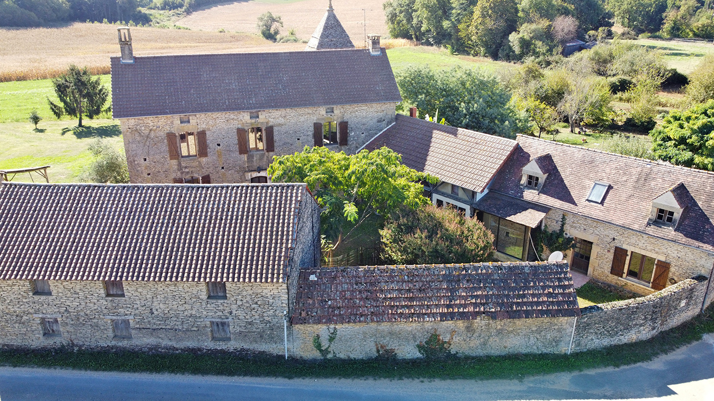 SAINT-GENIES Corps de ferme Saint Genies 289 m2 18