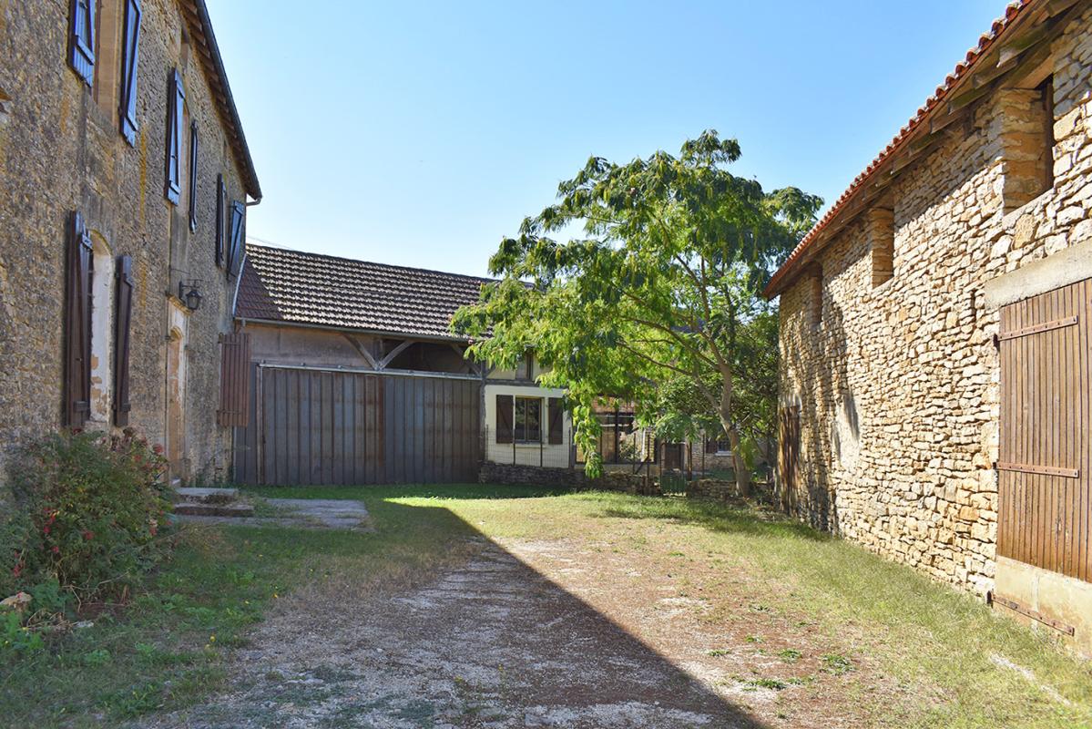 SAINT-GENIES Corps de ferme Saint Genies 289 m2 6