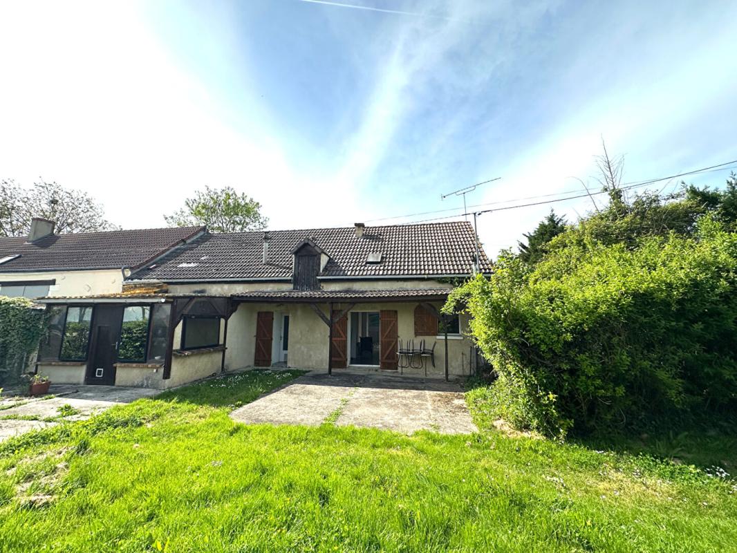 ROUVRES-LES-BOIS Maison sur la commune de Rouvres les Bois (36110) 1