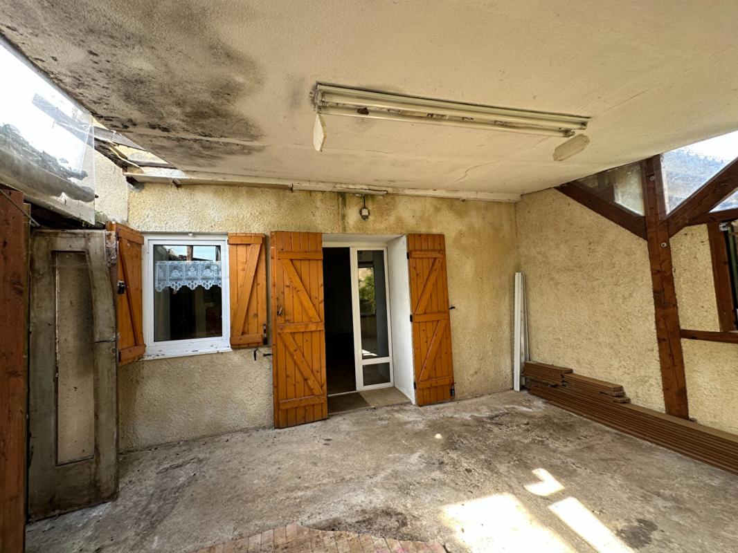 ROUVRES-LES-BOIS Maison sur la commune de Rouvres les Bois (36110) 11