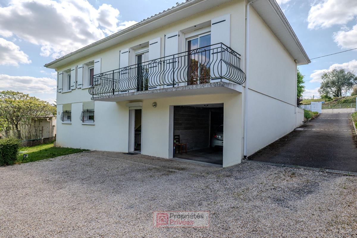 CHATEAUNEUF-SUR-CHARENTE Maison Chateauneuf Sur Charente 14 pièce(s) 158 m2 13