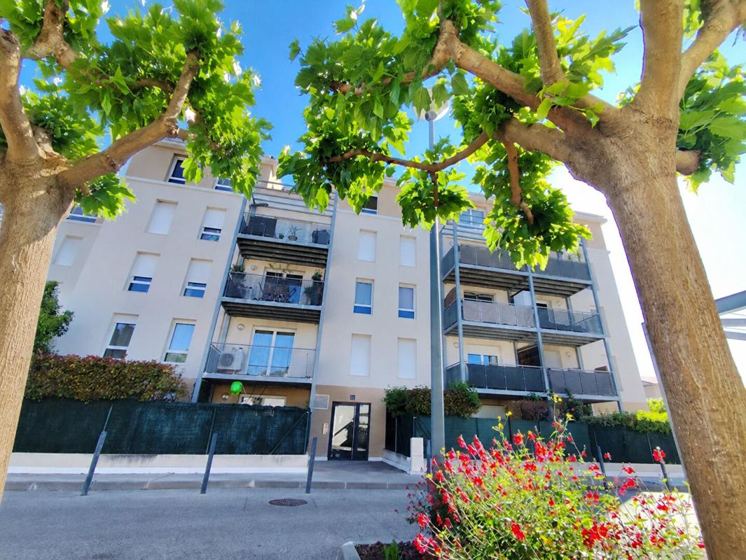 MARSEILLE-12E-ARRONDISSEMENT Marseille 12ème T3 avec balcon + parking Résidence calme et sécurisée 1