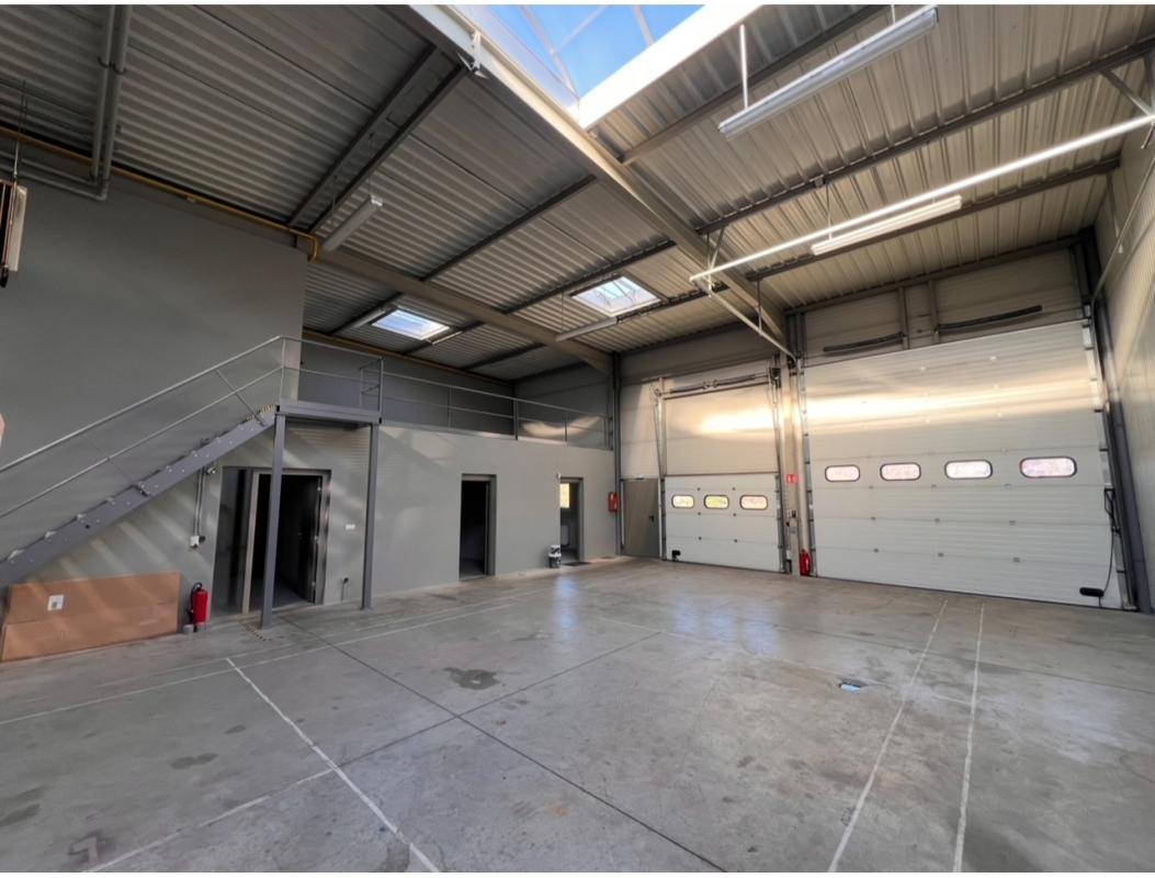 WITTENHEIM Ensemble immobilier mixte Entrepôts + bureaux + logements+terrain Wittenheim 68720 11