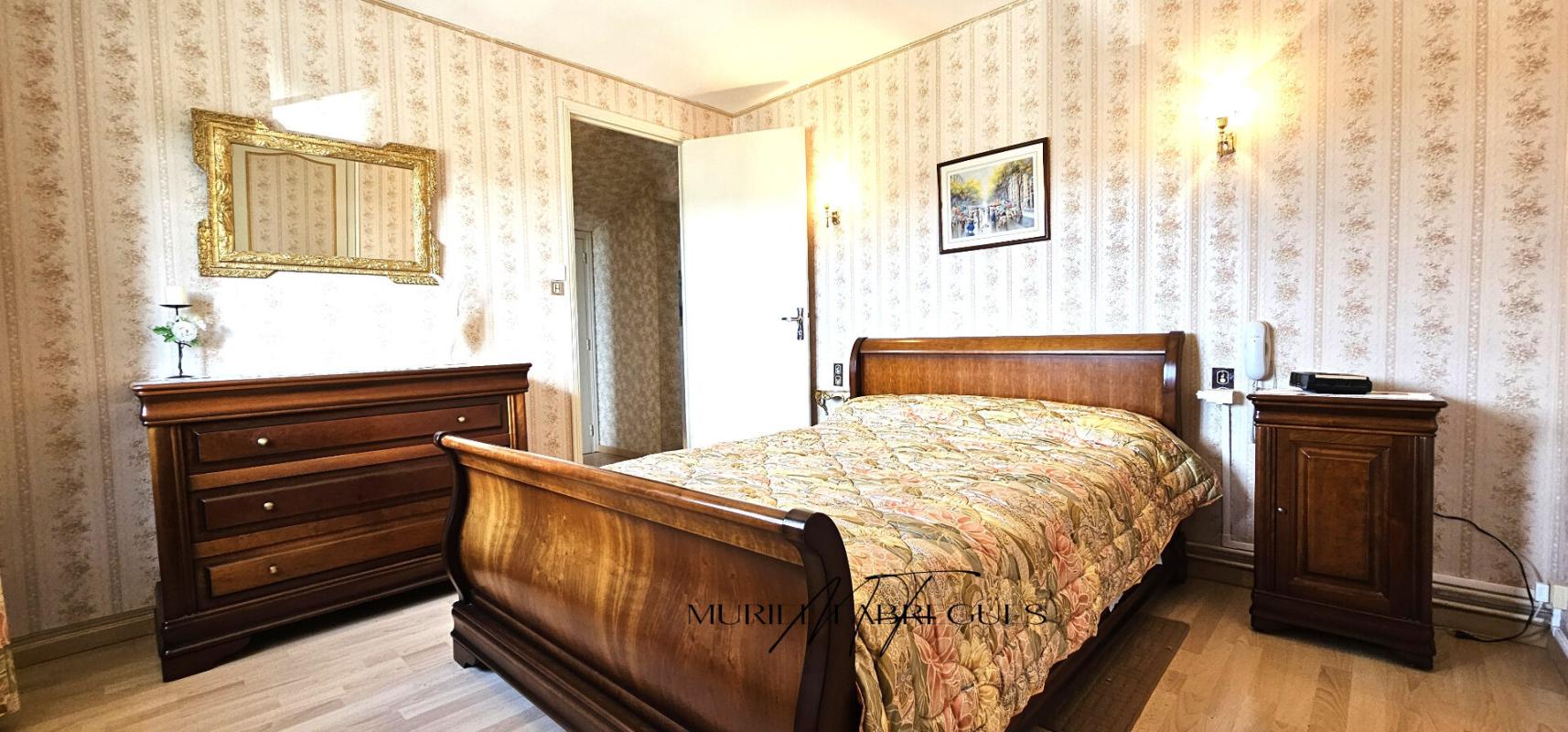 CASTELNAUDARY Maison T6 à Castelnaudary de 120m2, 4 CH, jardin, garage, proche commerce 12