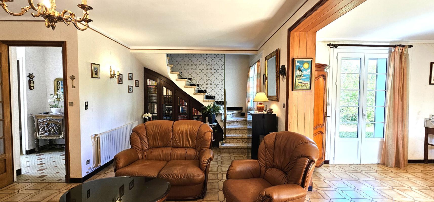 CASTELNAUDARY Maison T6 à Castelnaudary de 120m2, 4 CH, jardin, garage, proche commerce 5