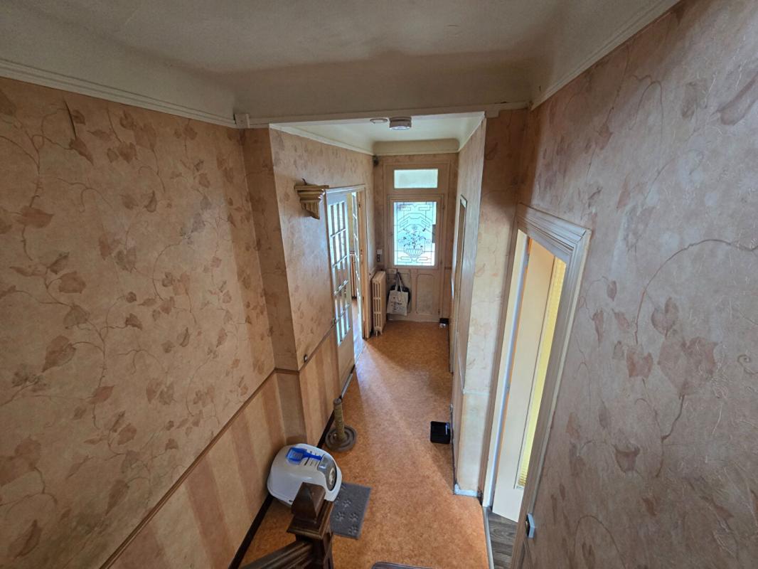 CHELLES 500 m gare RER E et Transilien P : Maison louée de 5 pièces 80 m² Terrain 620 m² Investissement locatif 14