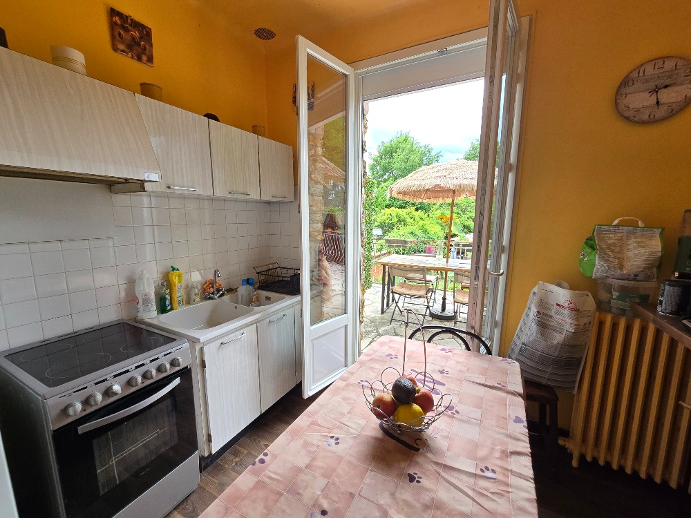 CHELLES 500 m gare RER E et Transilien P : Maison louée de 5 pièces 80 m² Terrain 620 m² Investissement locatif 9