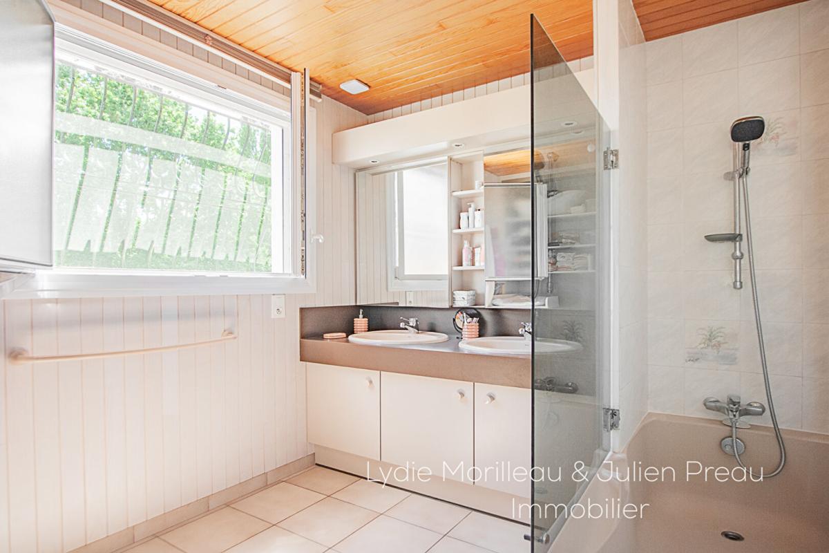 SAINT-AIGNAN-GRANDLIEU Maison familiale 6 pièces (167m²) 7