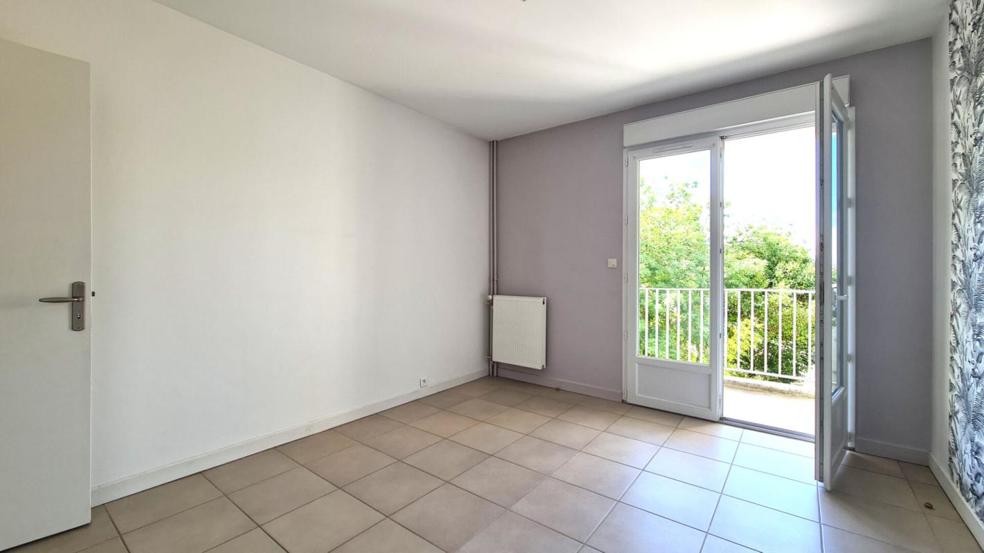 LA ROCHELLE A VENDRE à La Rochelle centre Appartement 85 m²  avec balcon + Parking + Cave 9