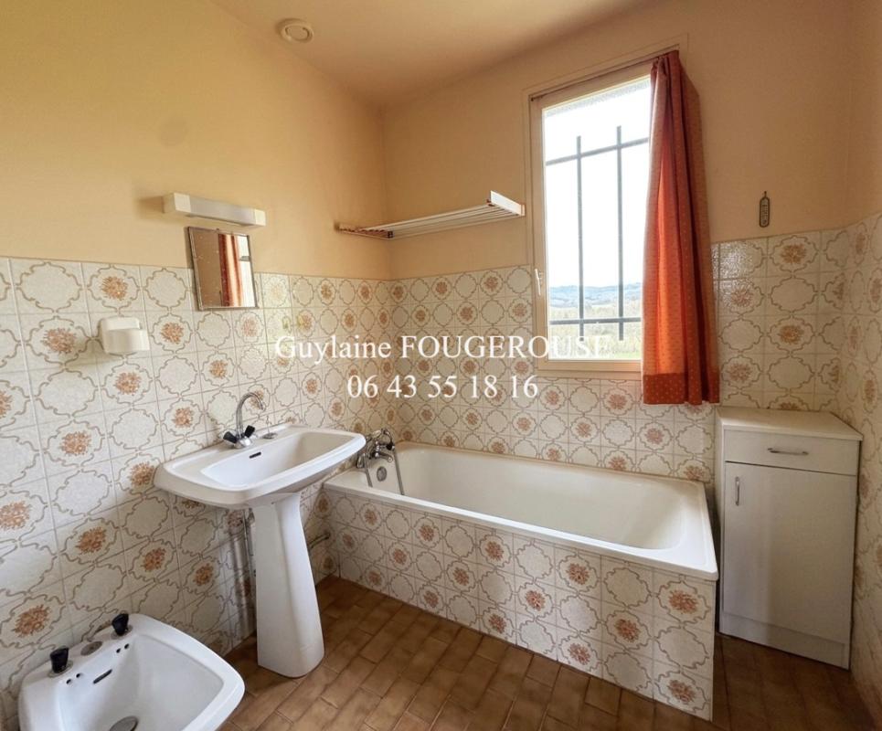 SAINT-ANTHEME Maison de plain pied Saint Antheme avec terrain 8