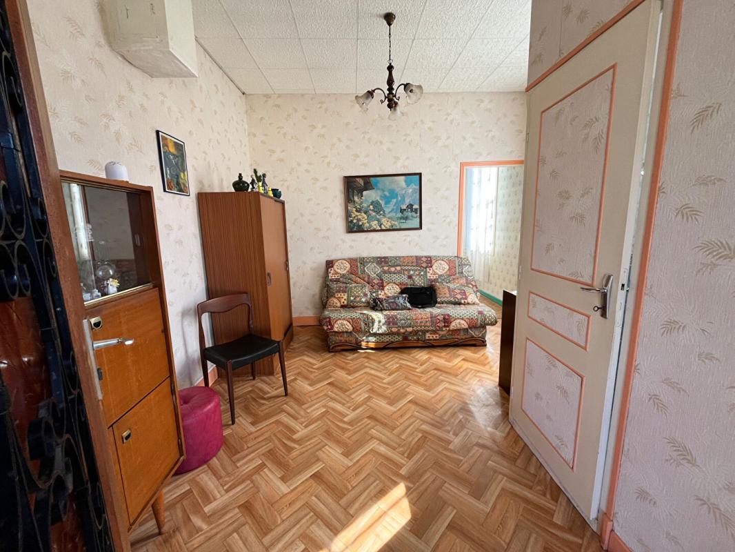 MONSEMPRON-LIBOS Maison atypique mitoyenne d'un côté, de 77 m2, 2 chambres, 180 m2 de terrain 6