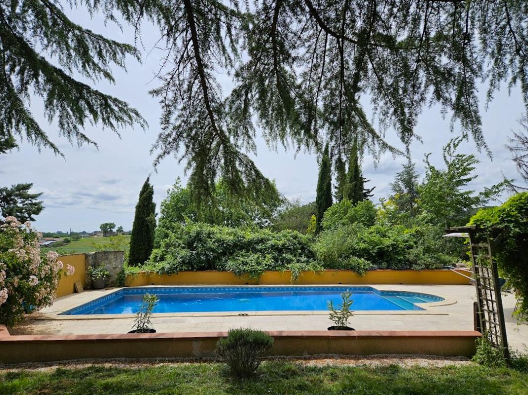 VALENCE Secteur Valence d'Agen : Maison - Gîte - Grange- Piscine - 3 ha 17