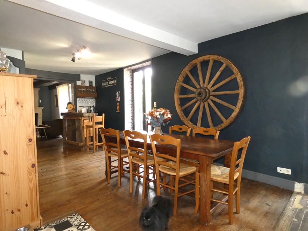 HAUTEFORT Maison en pierre 215 m2 / 5 chambres / sous-sol / terrain 6000m² 11