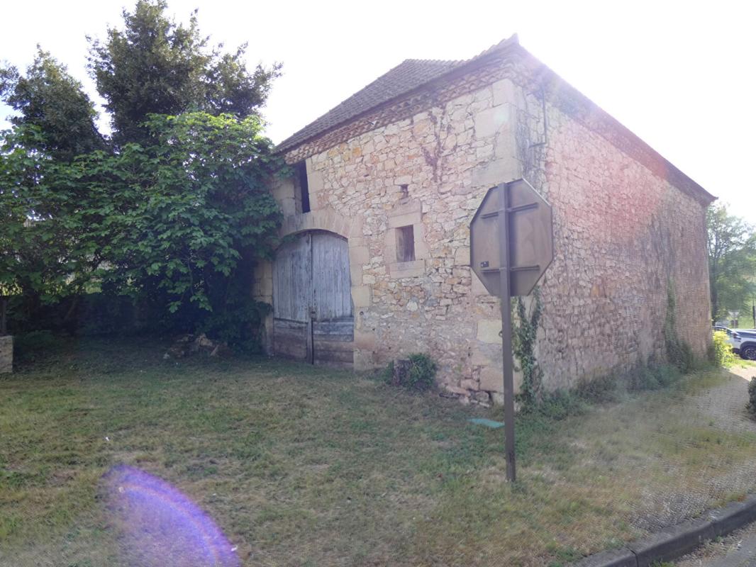 HAUTEFORT Maison en pierre 215 m2 / 5 chambres / sous-sol / terrain 6000m² 5