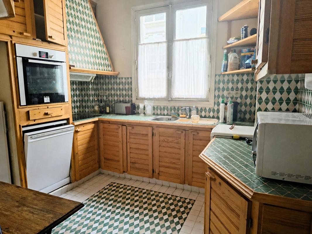 PARIS-17E-ARRONDISSEMENT Paris Ternes-Bayen 4 pièces 105m² - 2/3 chambres 7