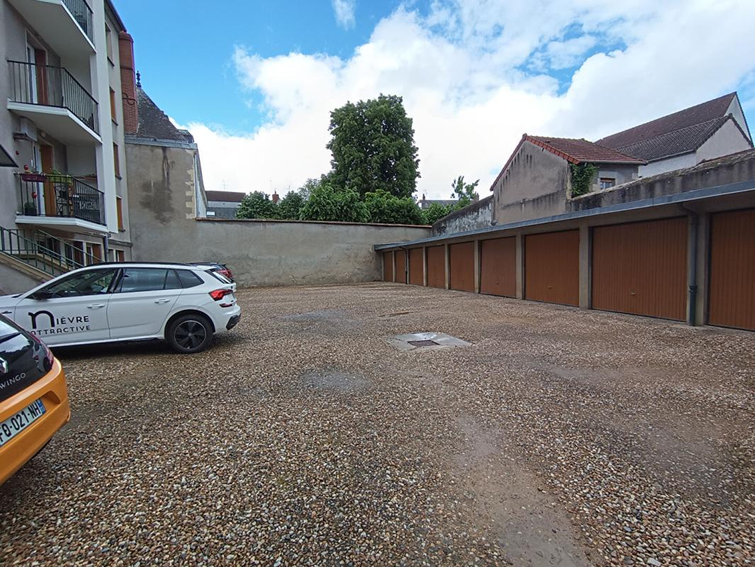 NEVERS APPARTEMENT F4 - QUARTIER PREFECTURE NEVERS 10