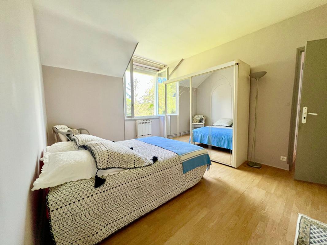 GARCHIZY Maison Garchizy 7 pièce(s) 205 m2 sur un parc de 5961m2 5