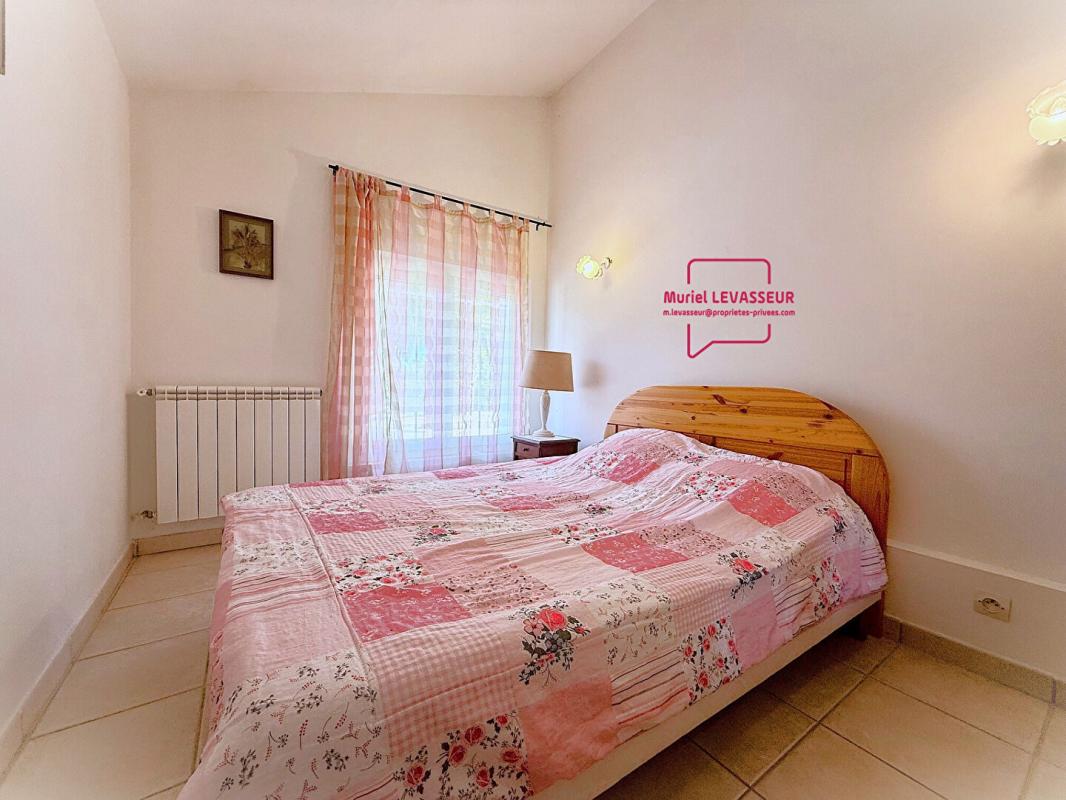 SIX-FOURS-LES-PLAGES Villa T7 de 160 m2 sur 850 m² terrain avec piscine et garage - Plain pied 5