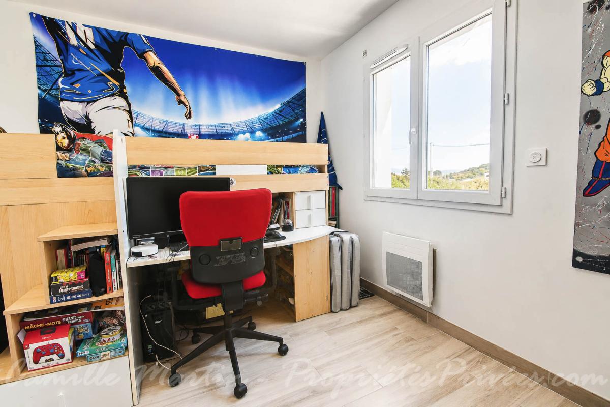 ROQUEBRUNE-SUR-ARGENS Maison récente 4 pièces avec jardin, garage et terrasse - Roquebrune-sur-Argens 13