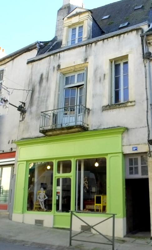 LA CHARITE-SUR-LOIRE Proche prieuré, immeuble 3 appartements + local commercial (actuellement loué) 1