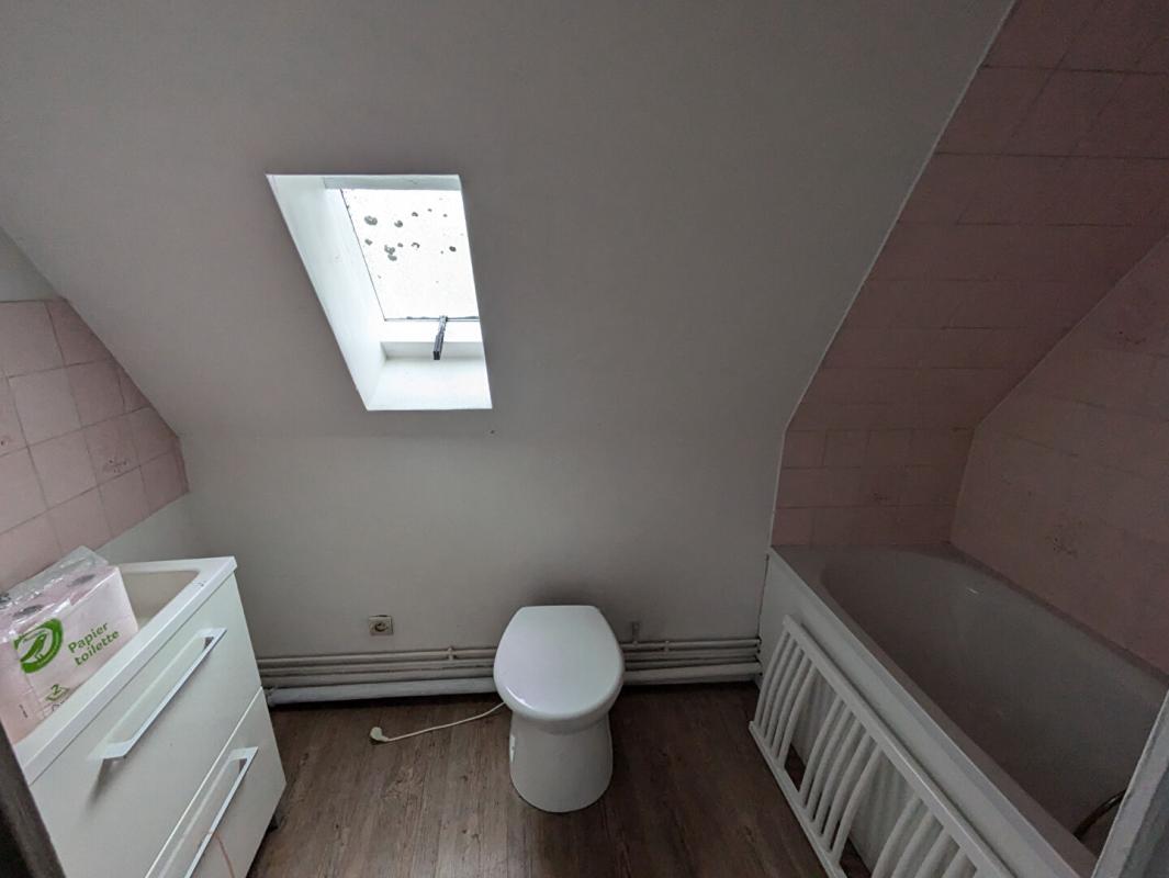 LA CHARITE-SUR-LOIRE Proche prieuré, immeuble 3 appartements + local commercial (actuellement loué) 16
