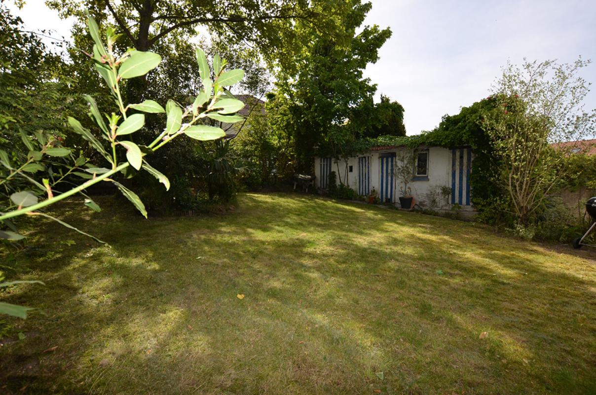 SAINTE-GENEVIEVE-DES-BOIS Maison Sainte Genevieve Des Bois 5 pièces 90 m² 11