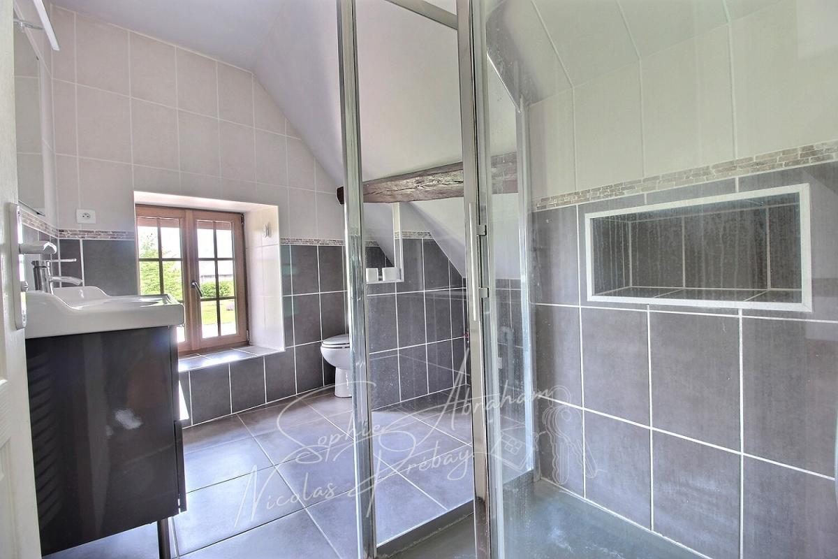 TOURY Maison en pierres avec cour et jardin 10