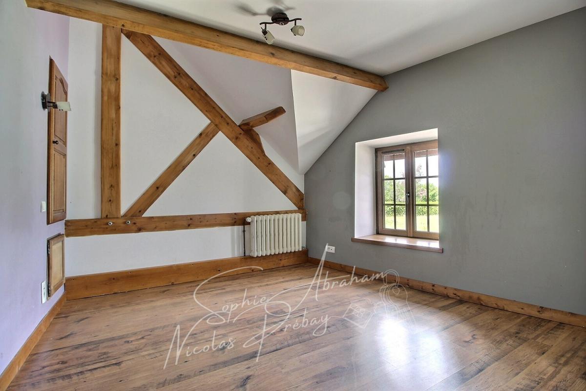TOURY Maison en pierres avec cour et jardin 11