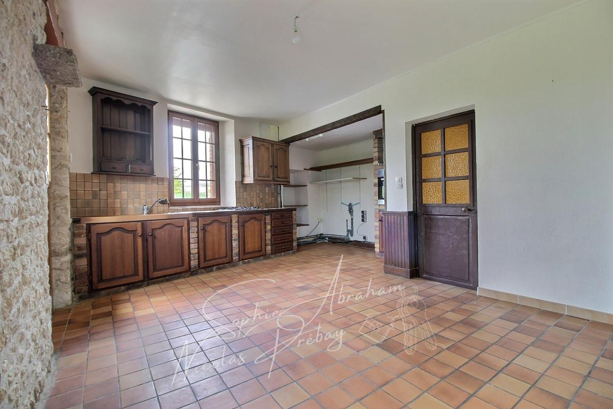 TOURY Maison en pierres avec cour et jardin 3