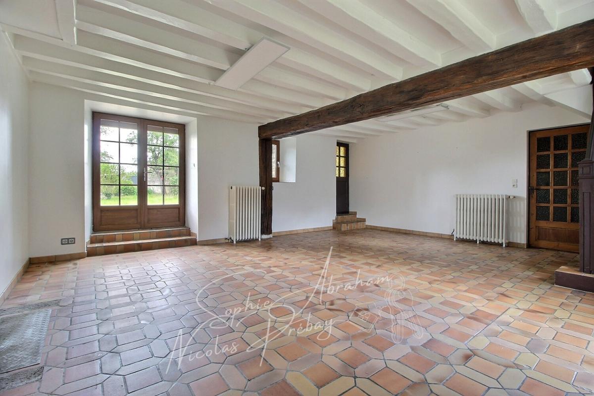 TOURY Maison en pierres avec cour et jardin 5