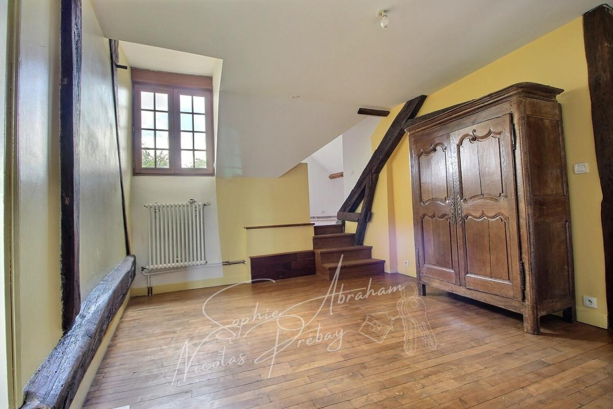 TOURY Maison en pierres avec cour et jardin 7