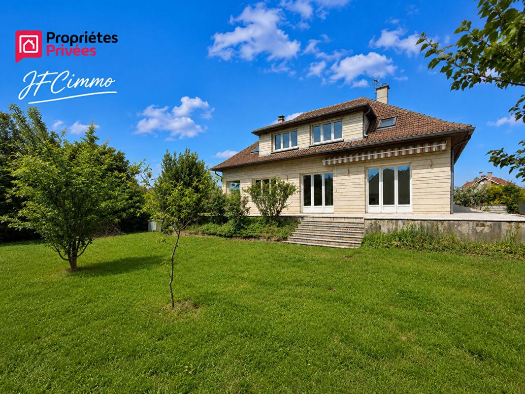 SOISSONS Maison Soissons 240 m2 terrain de 1600m2 2