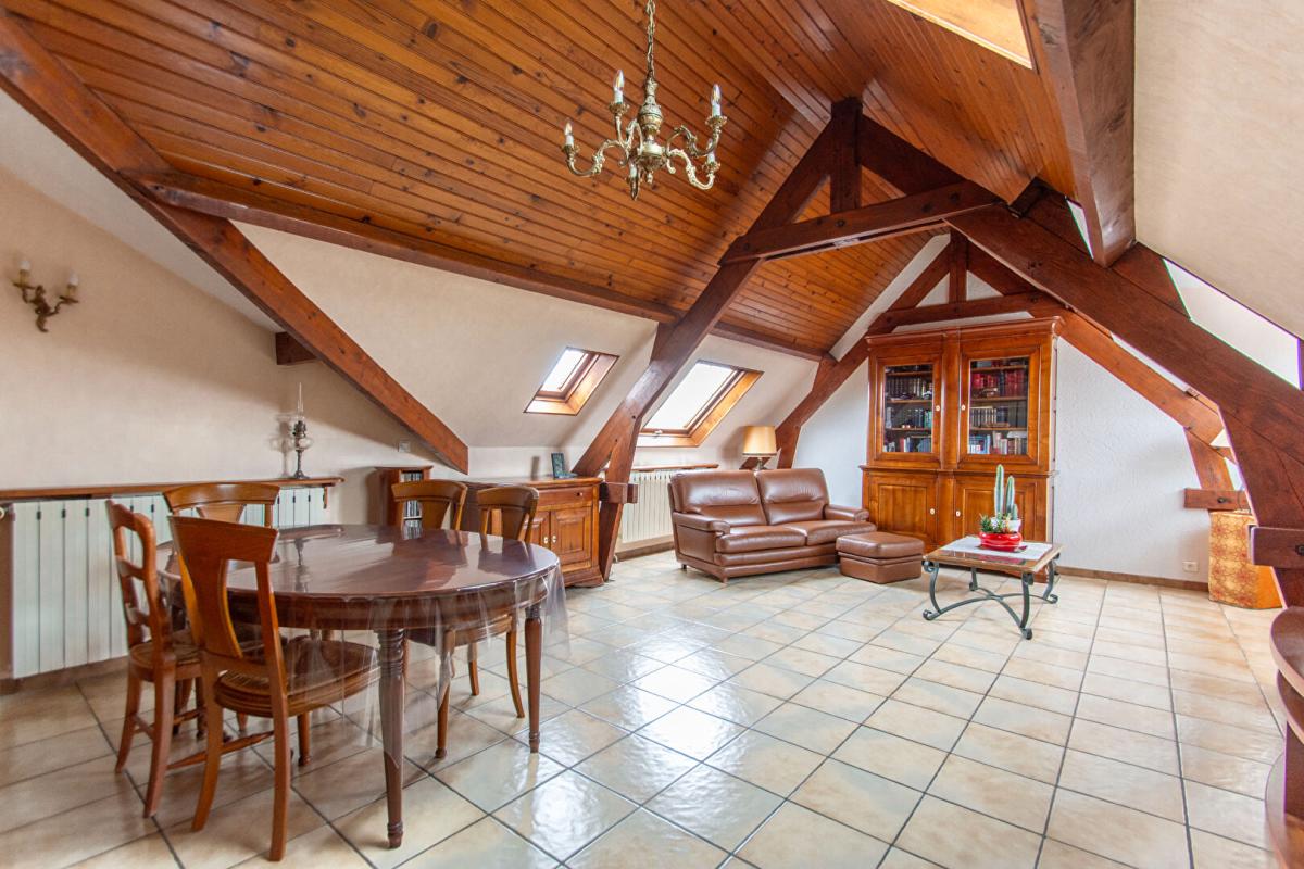 BRETIGNY-SUR-ORGE Maison Bretigny Sur Orge 11 pièce(s) 232 m2 15