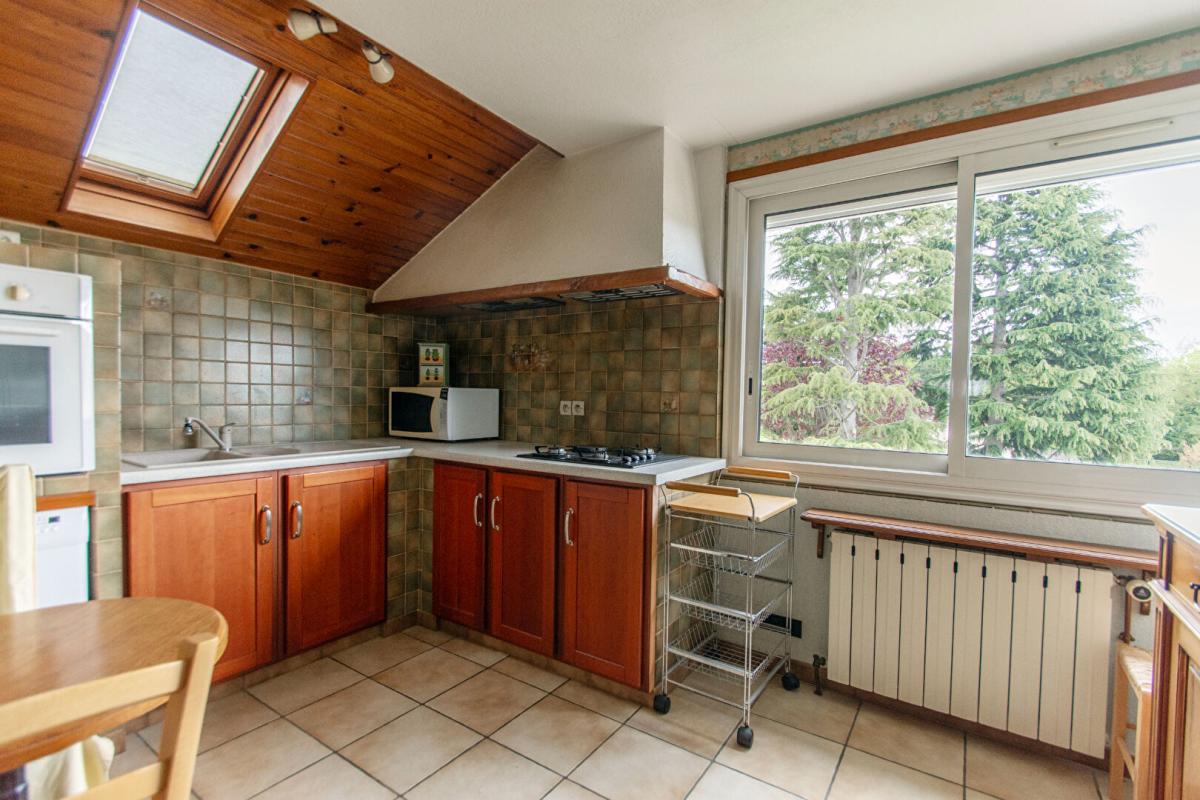 BRETIGNY-SUR-ORGE Maison Bretigny Sur Orge 11 pièce(s) 232 m2 16