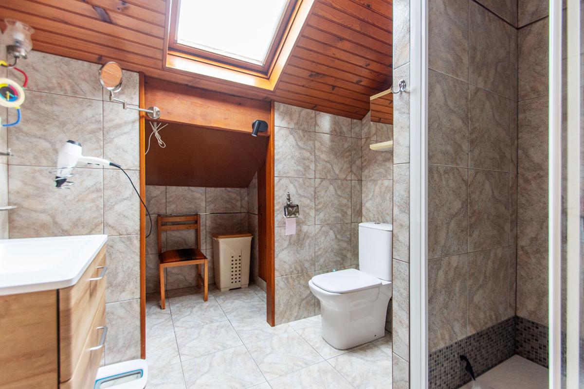BRETIGNY-SUR-ORGE Maison Bretigny Sur Orge 11 pièce(s) 232 m2 18