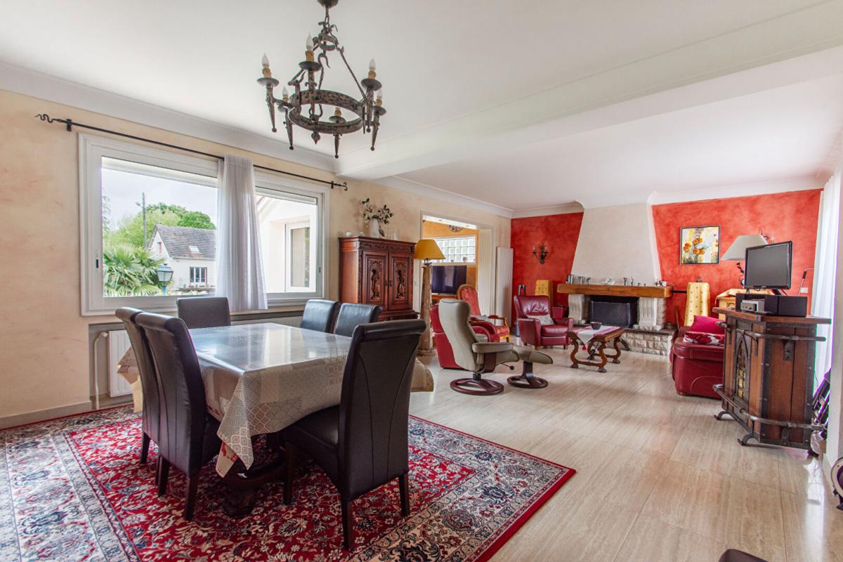BRETIGNY-SUR-ORGE Maison Bretigny Sur Orge 11 pièce(s) 232 m2 6