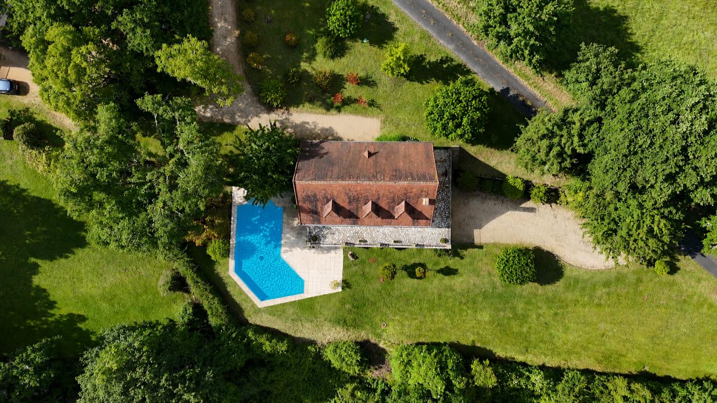 COUX-ET-BIGAROQUE Maison  6 pièce(s) 140 m2 2