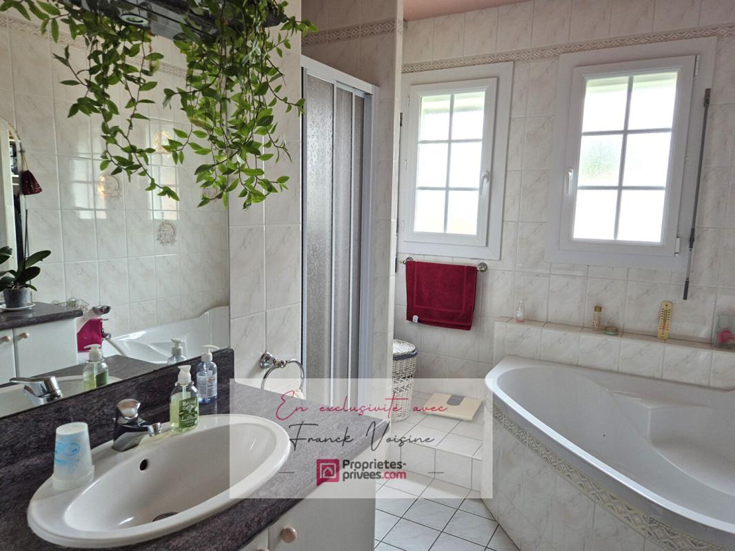 LE BOUPERE A VENDRE en Exclusivité au Boupère, maison de 135 m2 avec 3 chambres et 1 bureau sur une parcelle de 745 m2 4