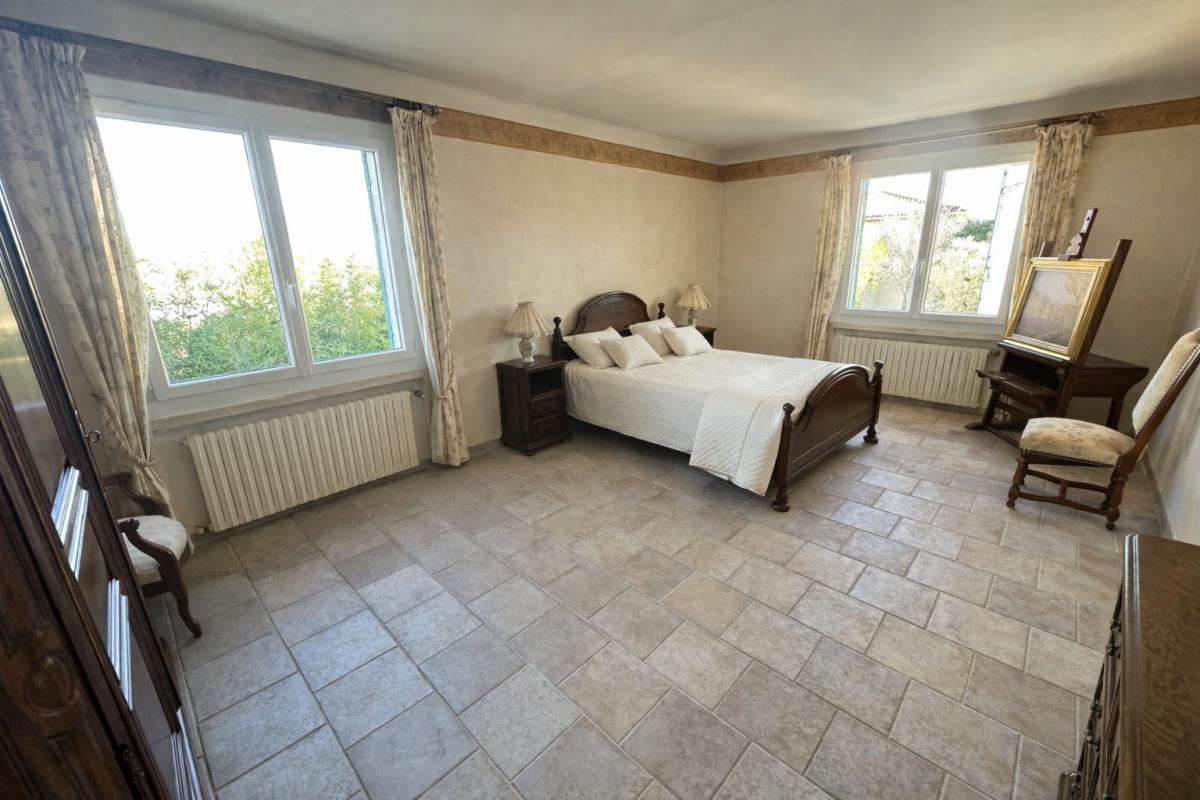 SAINT-VICTORET St Victoret - Propriété de 429 m² avec dépendances, piscine, pool house 11