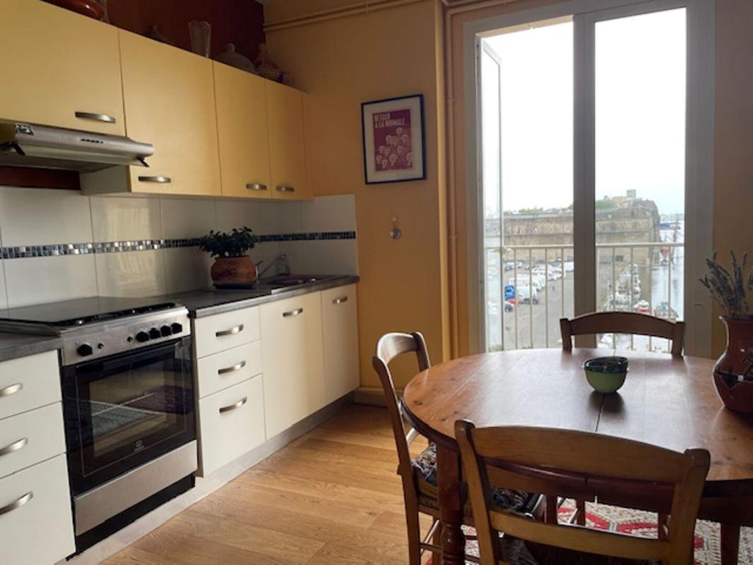 SAINT-NAZAIRE Appart vue port et mer -  2 chambres - 75 m² - 2