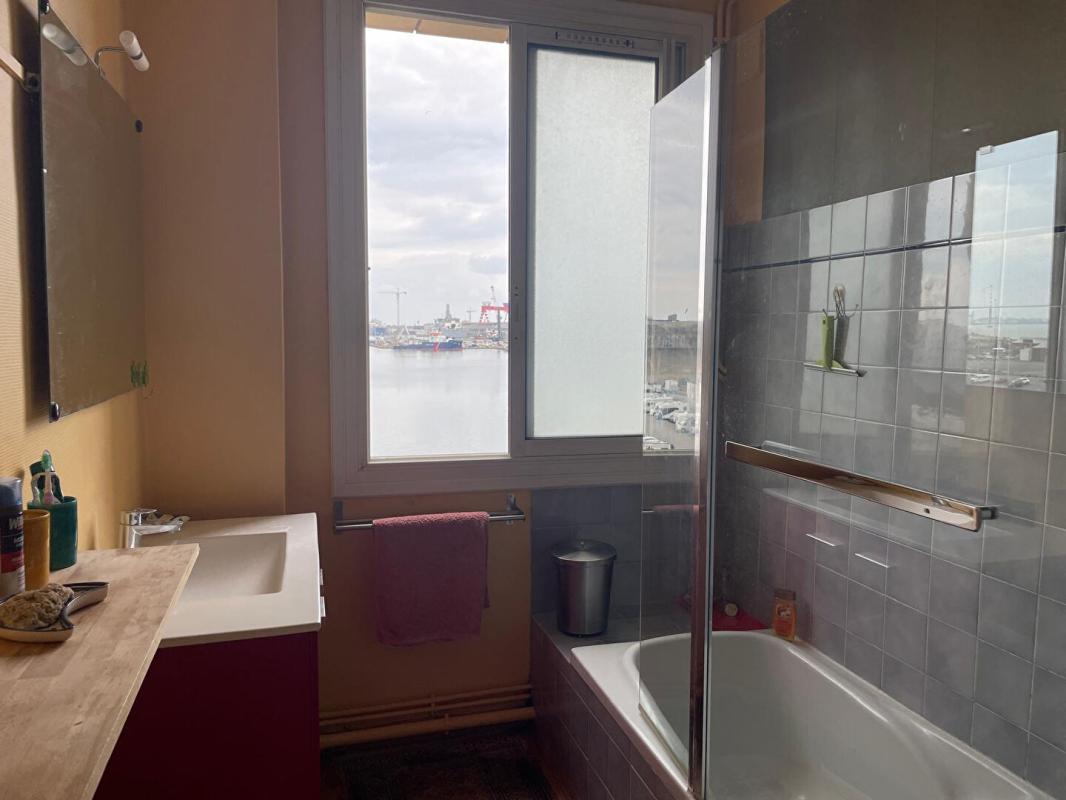 SAINT-NAZAIRE Appart vue port et mer -  2 chambres - 75 m² - 8