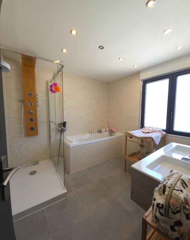 ROCHEMAURE Maison de 138 m2 avec piscine 13