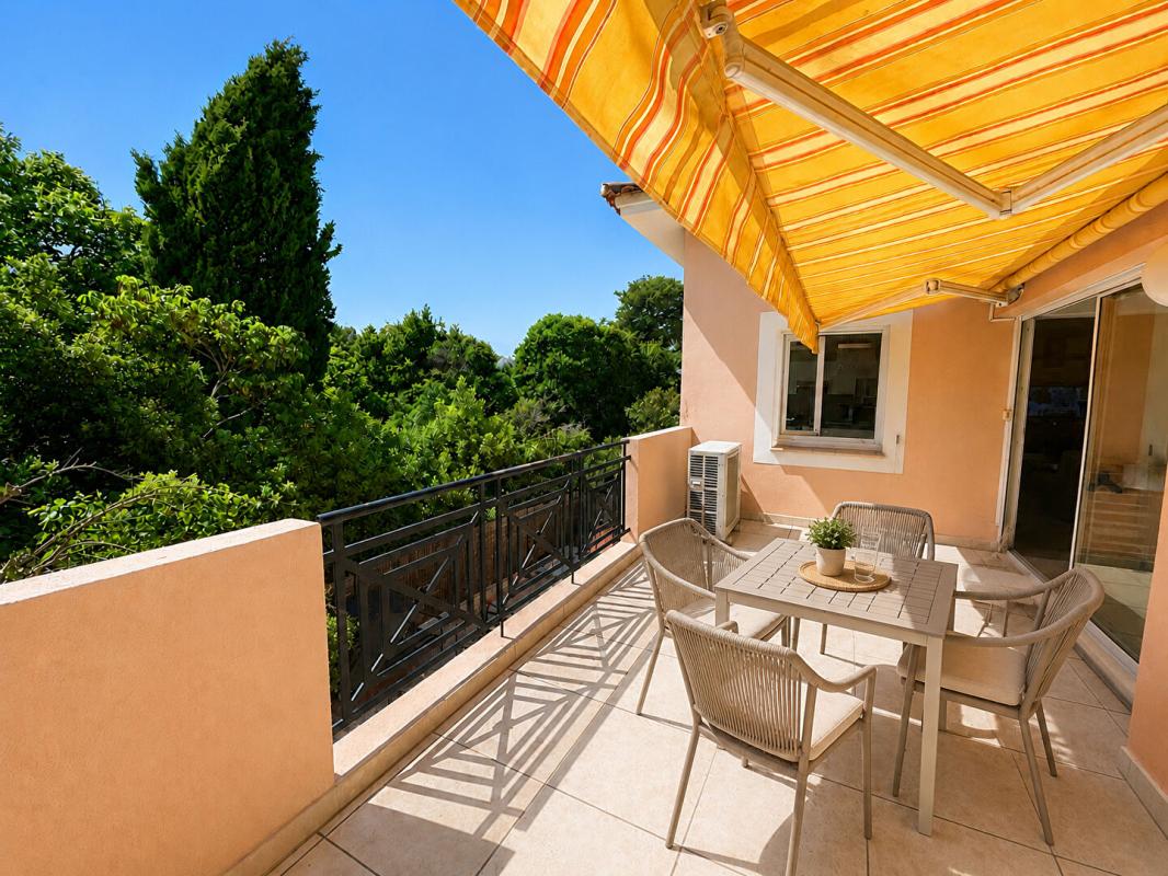 FREJUS Appartement 4 pièces en dernier étage avec terrasse 1