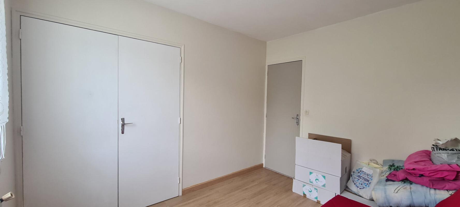 GORGES Maison Gorges 4 P . 3 Chs . 84.7 M² . Garage . T 545 M² . Terrasse 10
