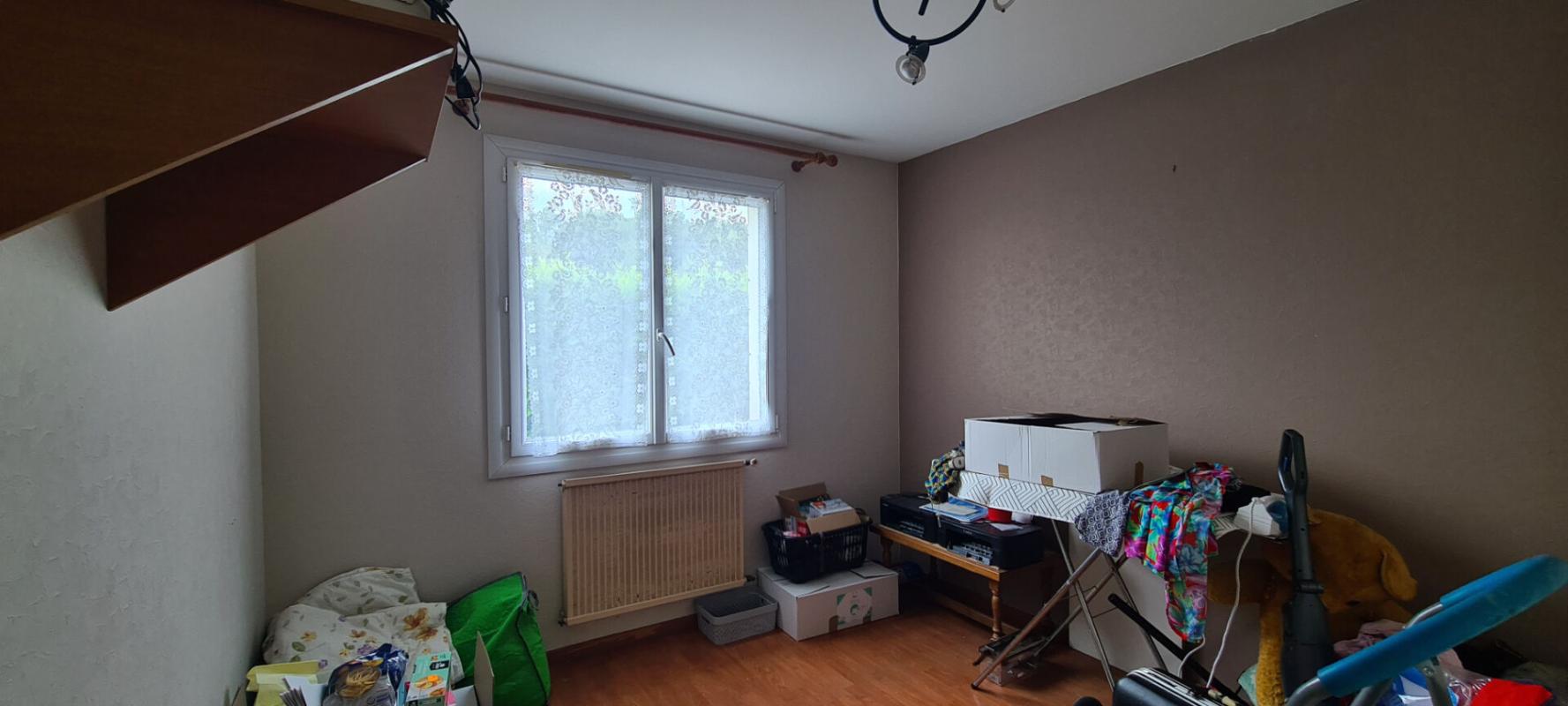 GORGES Maison Gorges 4 P . 3 Chs . 84.7 M² . Garage . T 545 M² . Terrasse 12