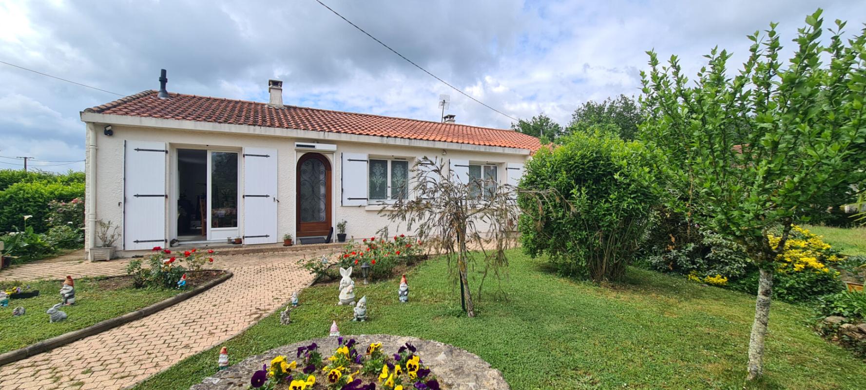 GORGES Maison Gorges 4 P . 3 Chs . 84.7 M² . Garage . T 545 M² . Terrasse 16