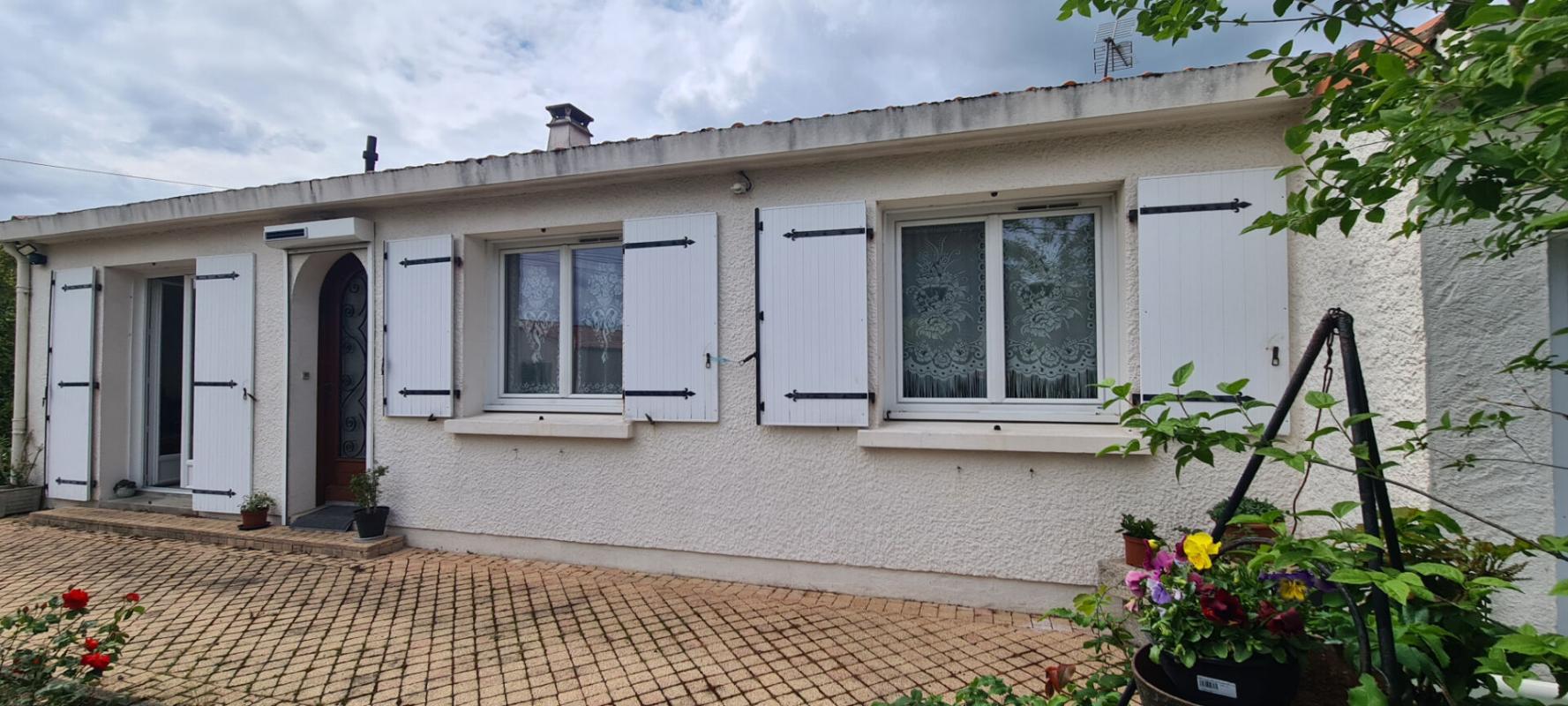 GORGES Maison Gorges 4 P . 3 Chs . 84.7 M² . Garage . T 545 M² . Terrasse 17