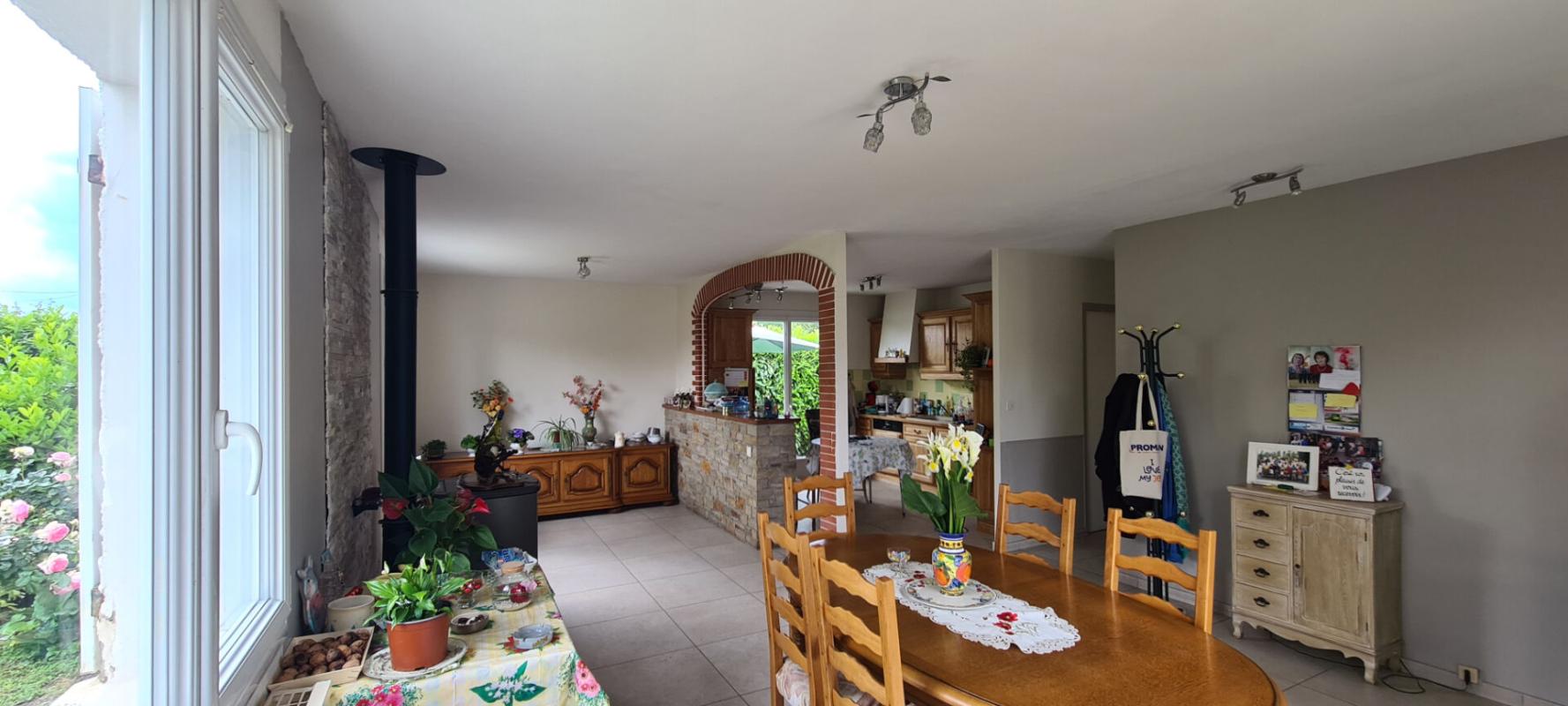 GORGES Maison Gorges 4 P . 3 Chs . 84.7 M² . Garage . T 545 M² . Terrasse 2